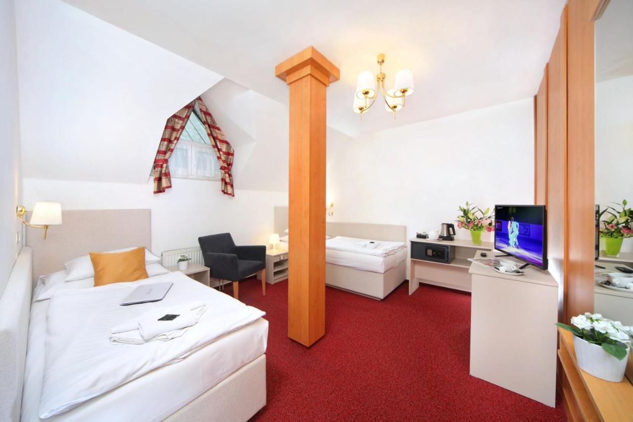 Hotel Hradec Spindleruv Mlyn Exterior photo