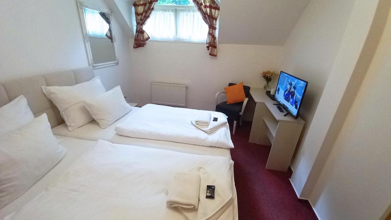 Hotel Hradec Spindleruv Mlyn Exterior photo