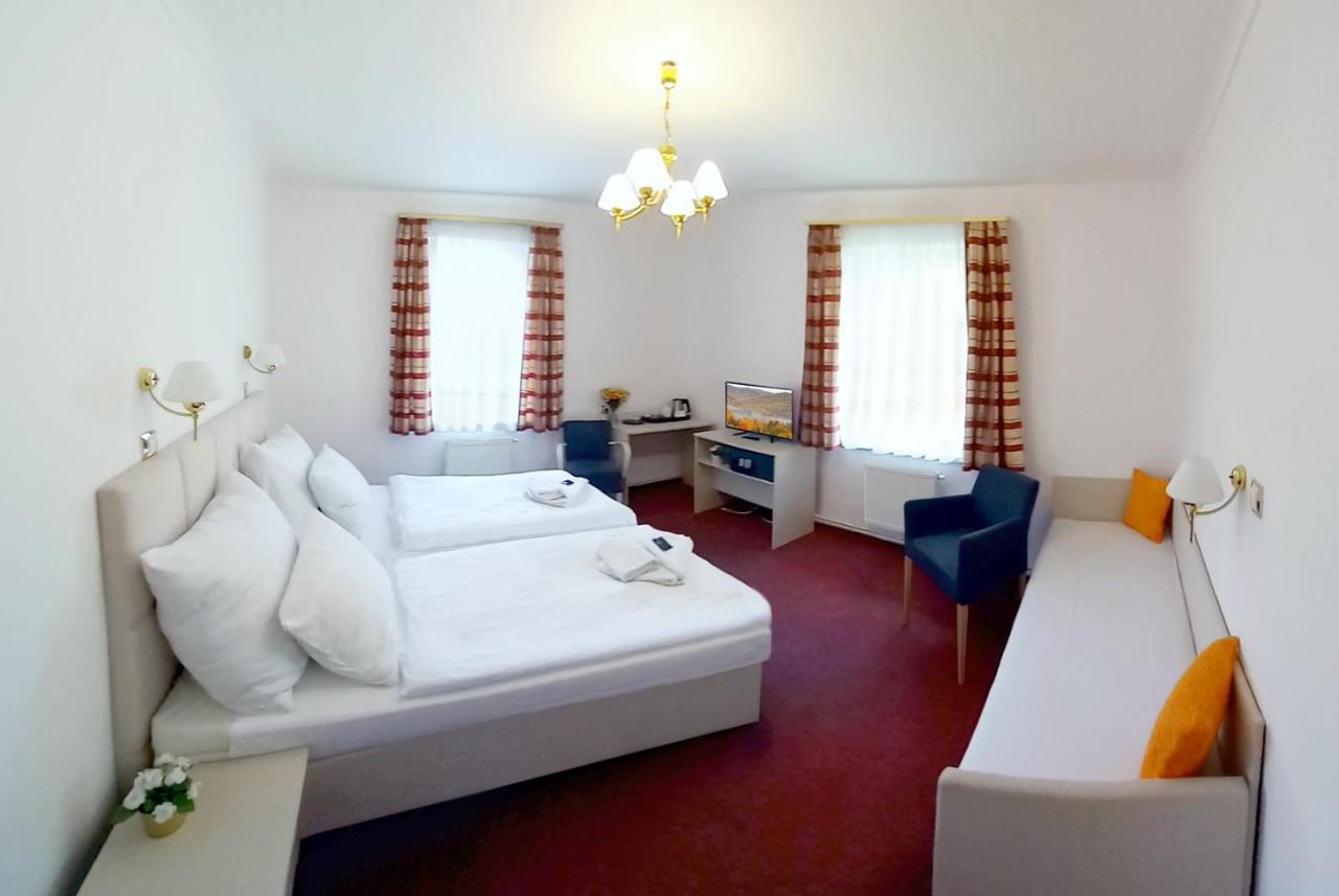 Hotel Hradec Spindleruv Mlyn Exterior photo